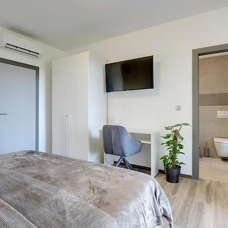 Ula In With Heated Pool And Sauna