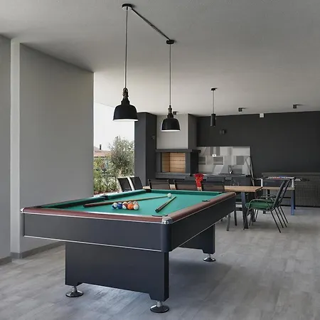 Ula In With Heated Pool And Sauna