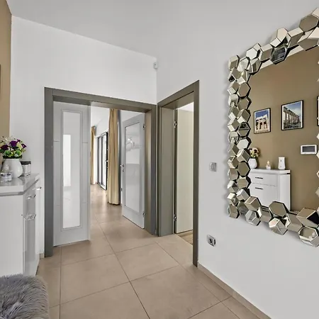 Ula In With Heated Pool, Sauna & Private Tennis Court Villa *