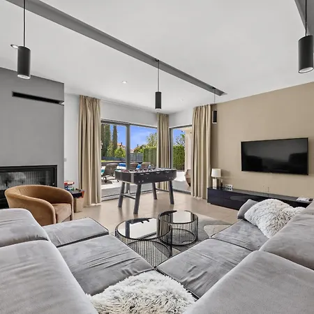 Villa Ula In With Heated Pool, Sauna & Private Tennis Court *