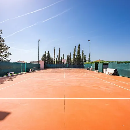Villa Ula In With Heated Pool, Sauna & Private Tennis Court *