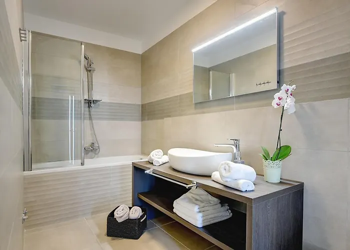 别墅 Ula In With Heated Pool And Sauna *