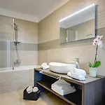 Vila Villa Ula In Pula With Heated Pool, Sauna & Private Tennis Court *