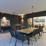 Villa Ula In Pula With Heated Pool, Sauna & Private Tennis Court * Pula