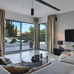 Villa Ula In Pula With Heated Pool, Sauna & Private Tennis Court *