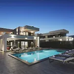 Vila Villa Ula In Pula With Heated Pool, Sauna & Private Tennis Court *