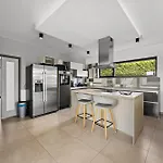 Ula In With Heated Pool, Sauna & Private Tennis Court Villa