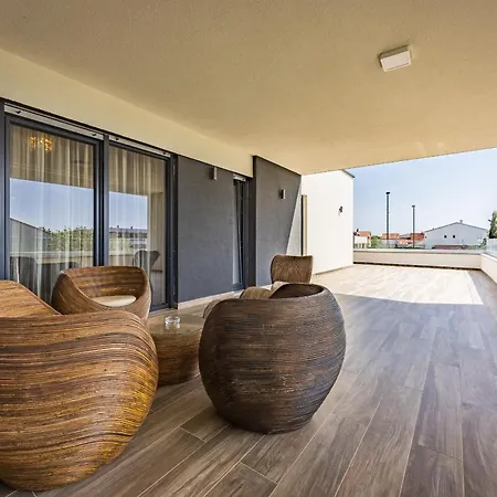 Ula In With Heated Pool, Sauna & Private Tennis Court Villa