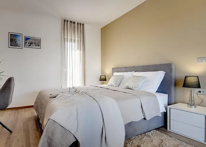 Вілла Ula In With Heated Pool And Sauna