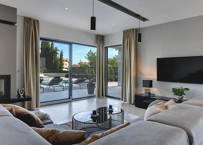 Ula In With Heated Pool And Sauna *