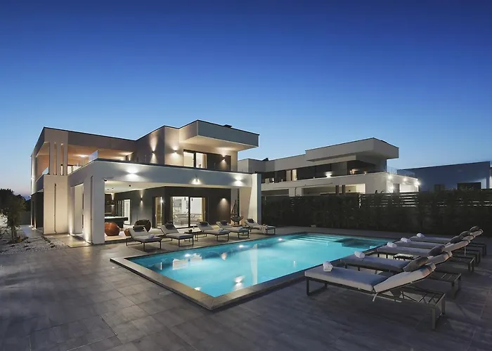 Βίλα Ula In With Heated Pool And Sauna *