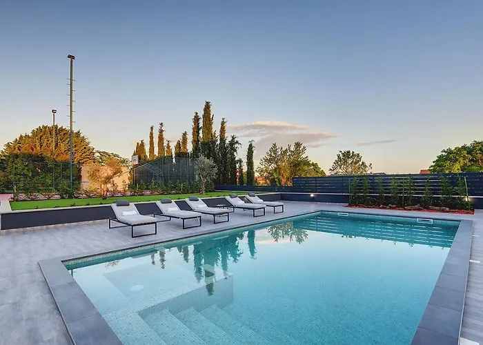 Ula In With Heated Pool And Sauna Вілла