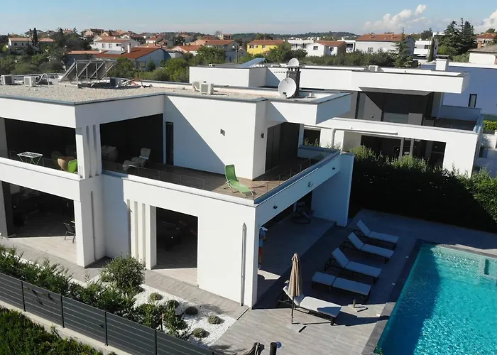 Ula In With Heated Pool And Sauna