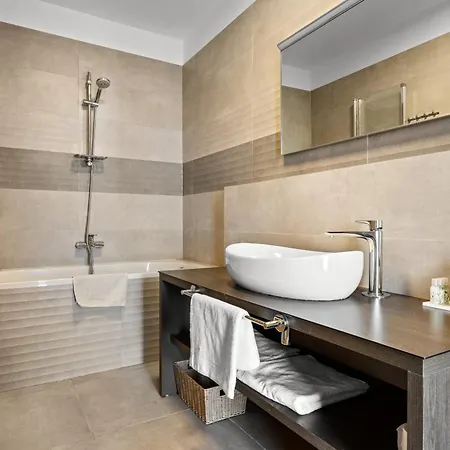 Ula In With Heated Pool, Sauna & Private Tennis Court Vila Pula