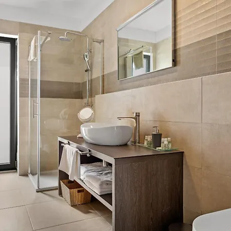 Ula In With Heated Pool, Sauna & Private Tennis Court * Pula